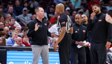 MAC fines Travis Steele: Miami (Ohio) disciplined for outburst during Western Michigan game