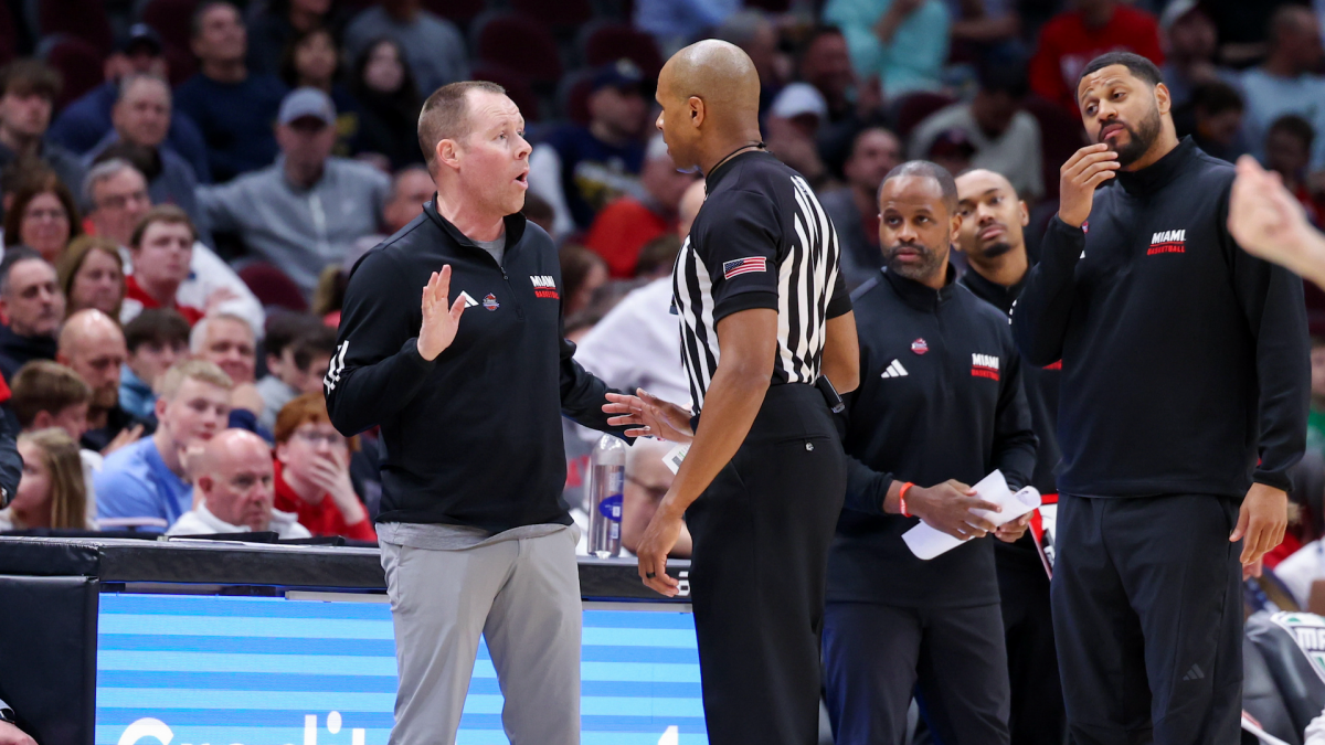 MAC fines Travis Steele: Miami (Ohio) disciplined for outburst during Western Michigan game