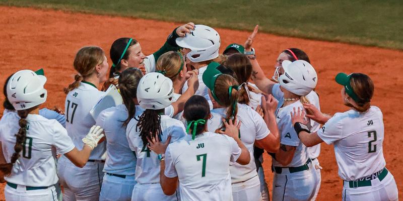Walk-Off And Shutout Lead Dolphins To Pair Of Tournament Wins