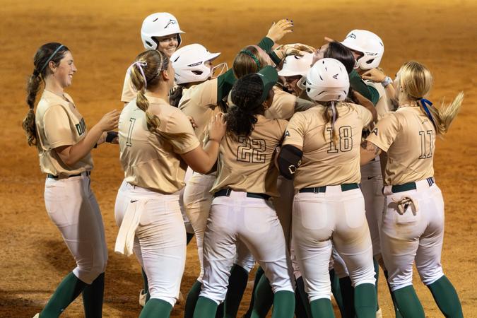 Softball Earns Walk To Win, Falls To Southern Miss