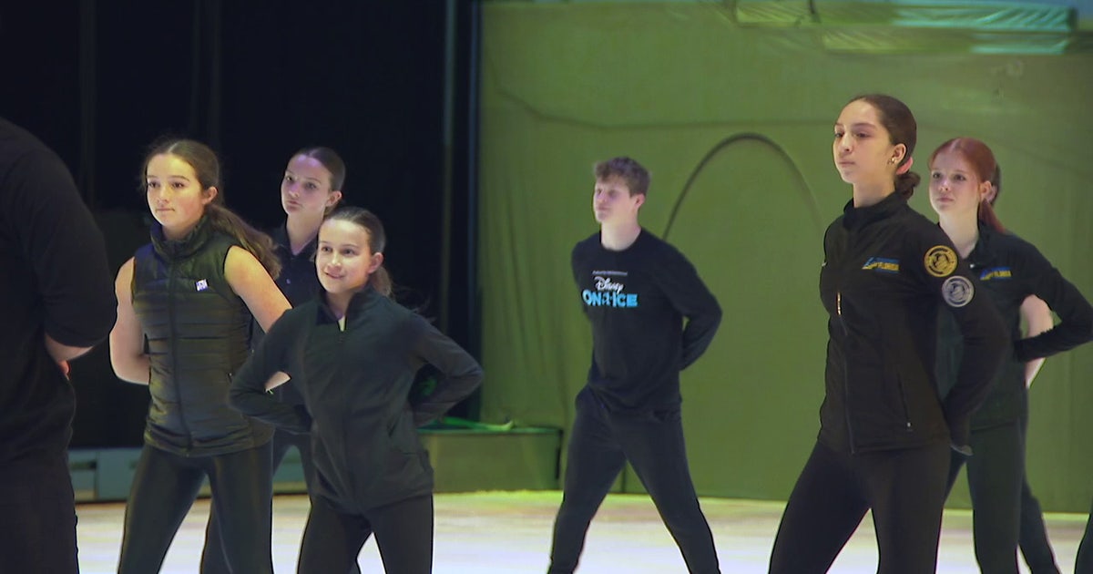 Disney on Ice performers hosts skate clinic for young Bay Area skaters ahead of 'Mickey's Search Party'