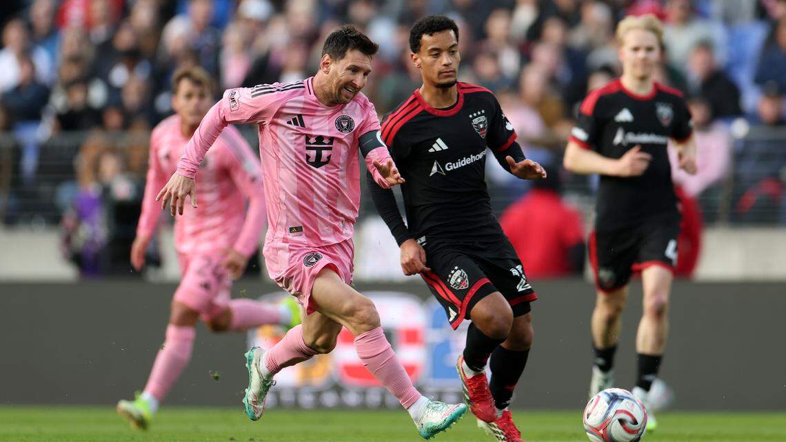 Messi scores 899th goal as Inter Miami beats D.C. United 2-1