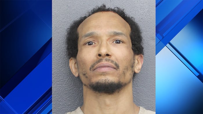 Man accused of stabbing dog in Fort Lauderdale, threatening to stab owner