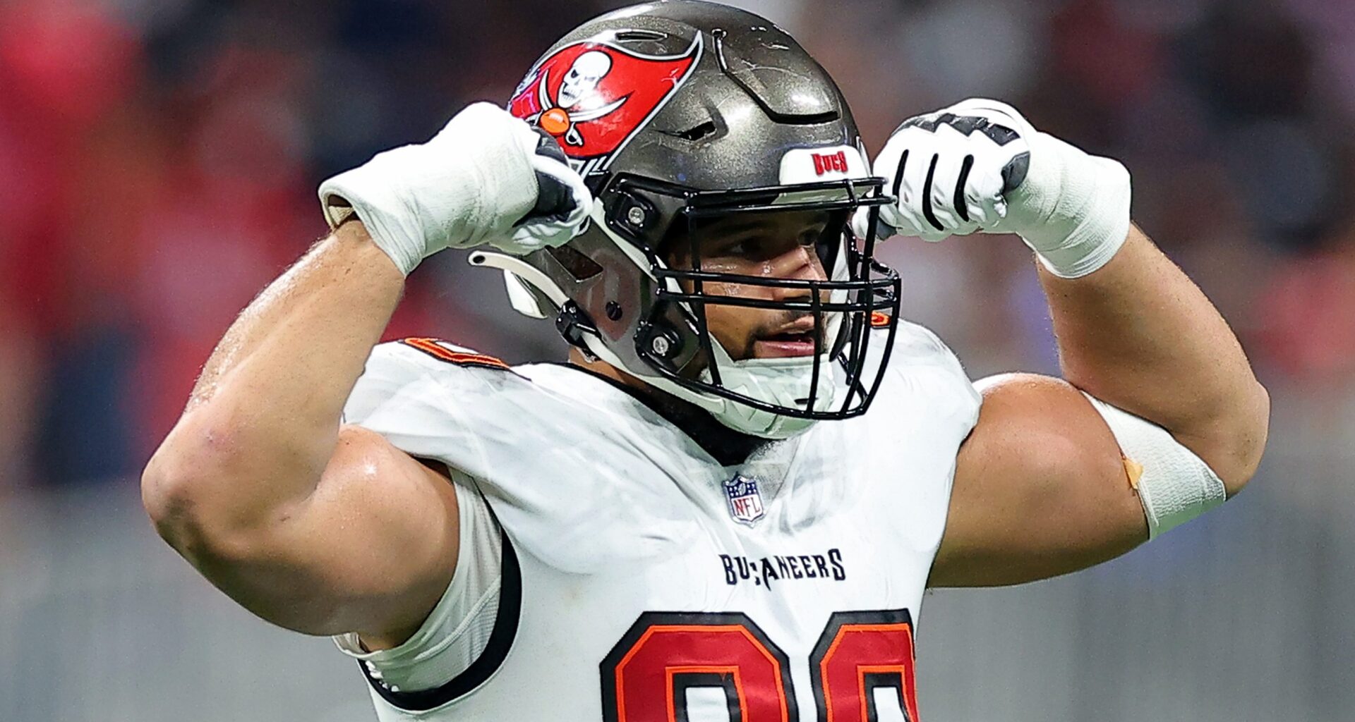 Bucs DL Logan Hall Signs $7M Free Agent Contract With Texans