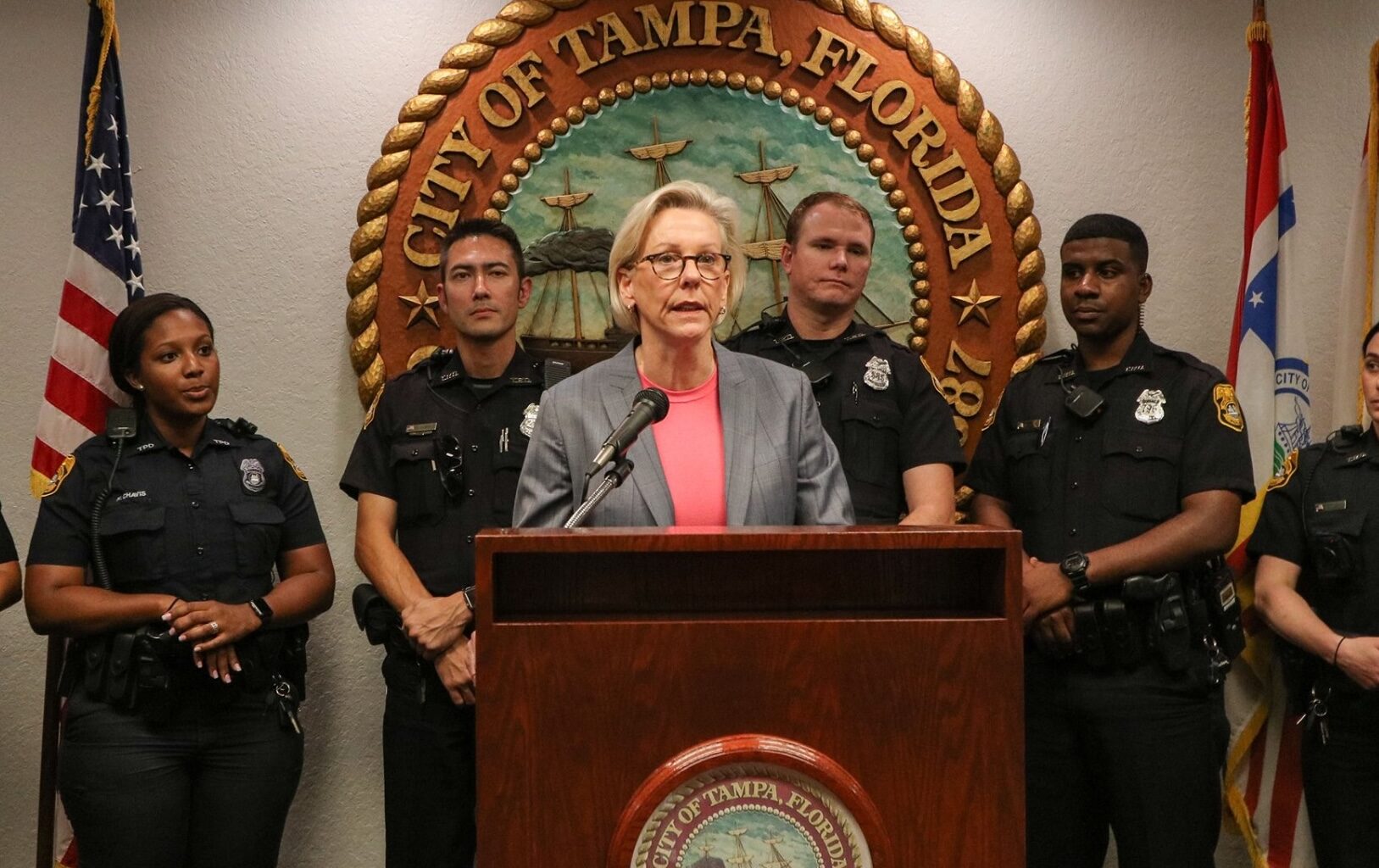 DeSantis Administration threatens to remove Tampa mayor from office over alleged ‘sanctuary’ policies at TPD