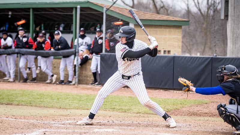 Eagles open Florida trip with extra-innings victory