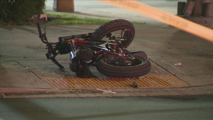 2 injured in Miami crash involving car, motor bike