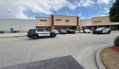 2 injured in shooting outside Sanford barbershop, police say