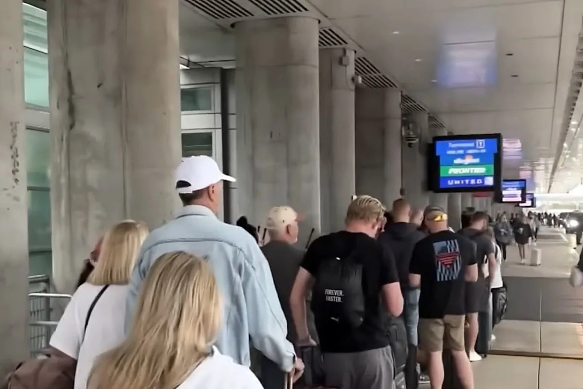 Passengers Stuck in 2-Hour Lines at Florida Airports as Spring Break Travel Hits amid Partial Government Shutdown