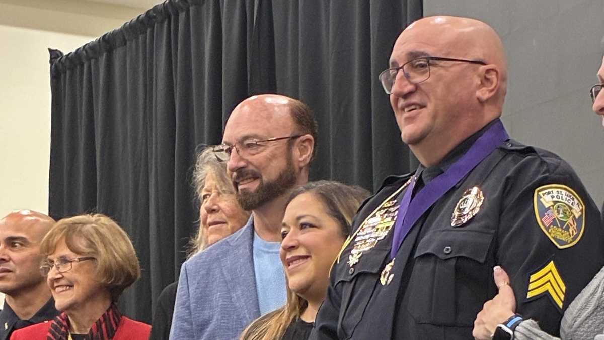 Florida police Sgt. shot in face in ambush receives Purple Heart