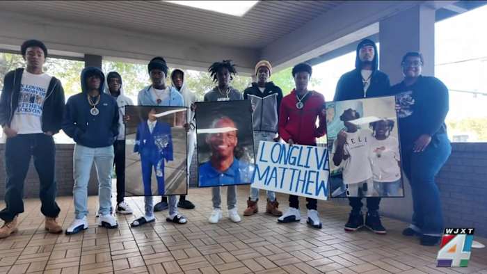 Mother of 18-year-old killed at Westside Burger King serves customers, pays for meals in son’s honor