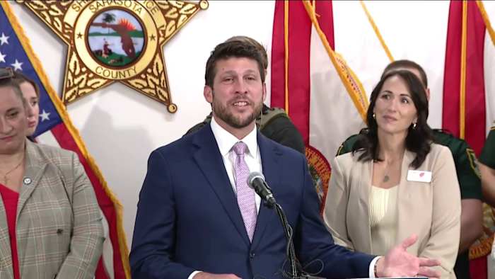 Florida Attorney General subpoenas Discord, alleges app allows predators to contact kids