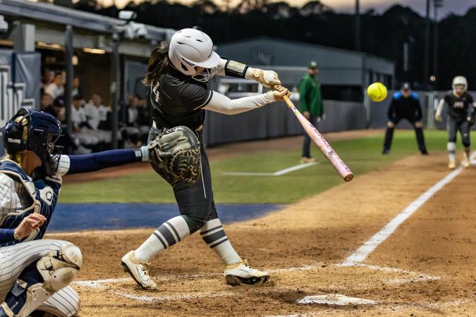 Dolphins Down North Florida In Extra Innings Classic