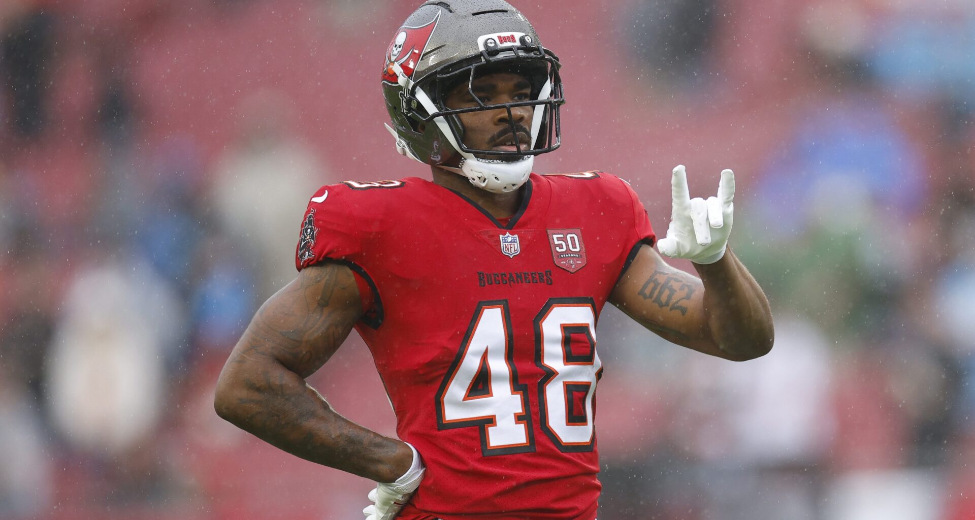 Bucs Lose 3-Time NFL All-Pro J.T. Gray to Eagles in Free Agency