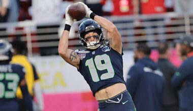 Bobo signs offer sheet with Jags, forces Seahawks decision