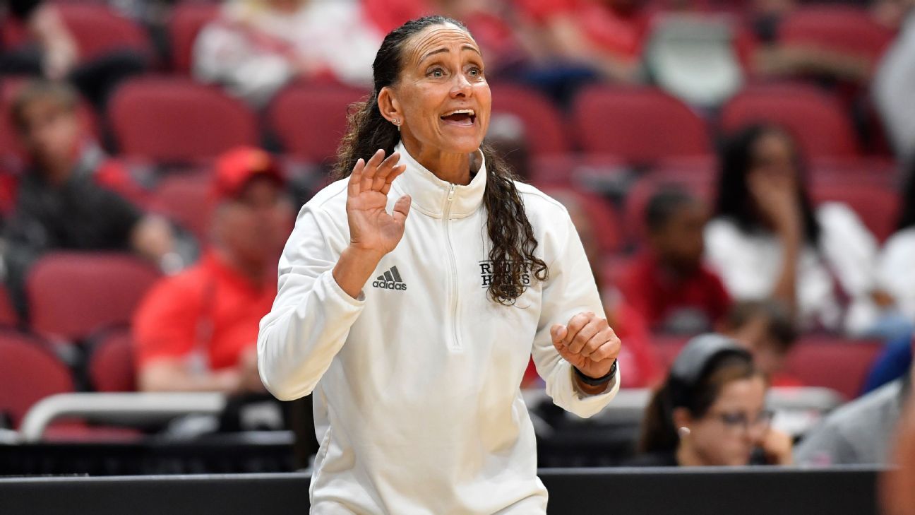 Florida hires Rhode Island's Tammi Reiss as women's hoops coach