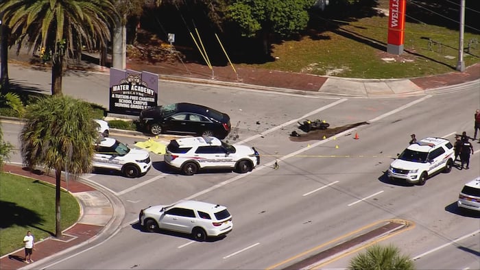 Crash shuts down some southbound lanes of Biscayne Boulevard in North Miami