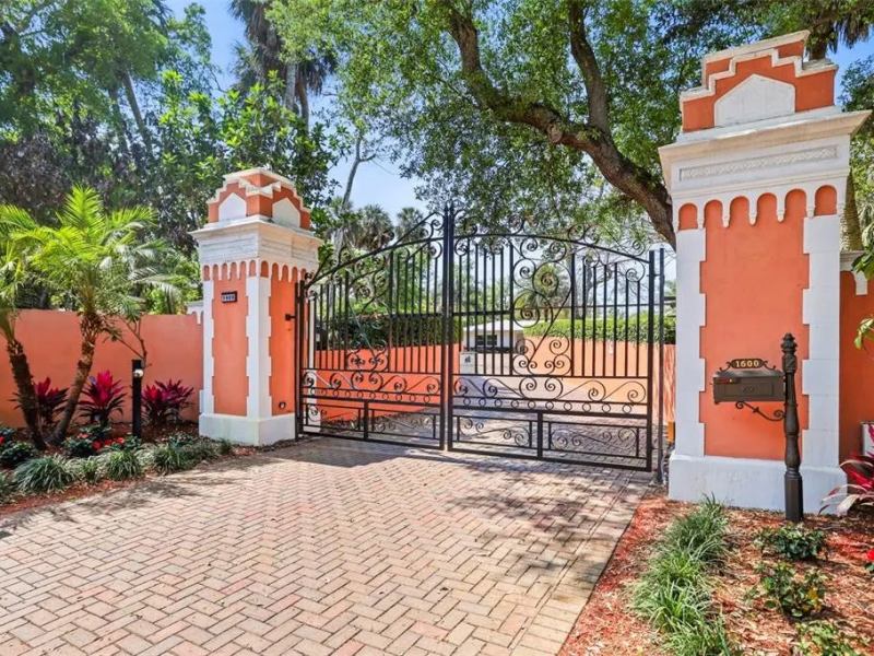 St. Pete home of Florence Robinson, owner of historic Floronton Hotel, is now for sale