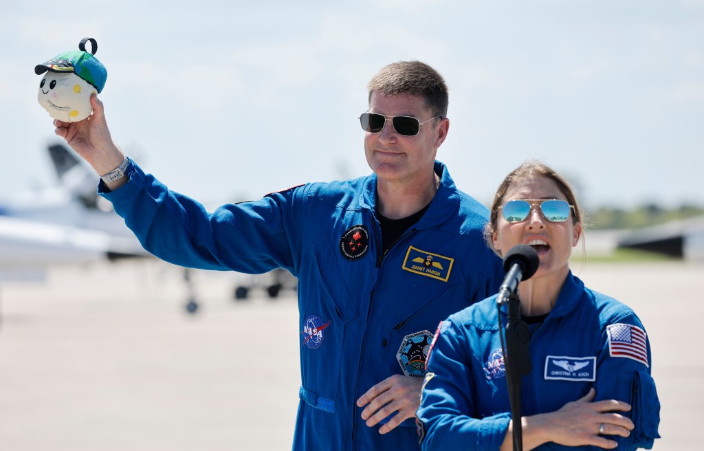 Artemis II astronauts arrive at KSC ahead of launch – Orlando Sentinel