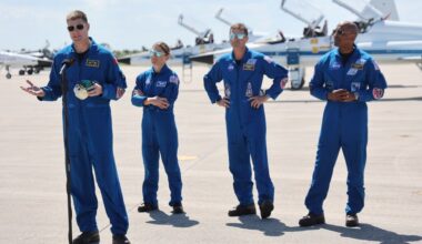 Artemis II astronauts arrive at Kennedy Space Center ahead of next week’s launch – Orlando Sentinel