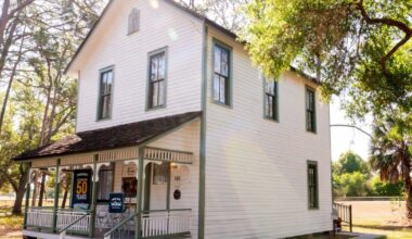 Two homes in Heritage Village become historic landmarks