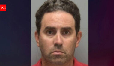 Florida man brandishes 3-foot sword during argument with neighbour in Cape Coral, arrested