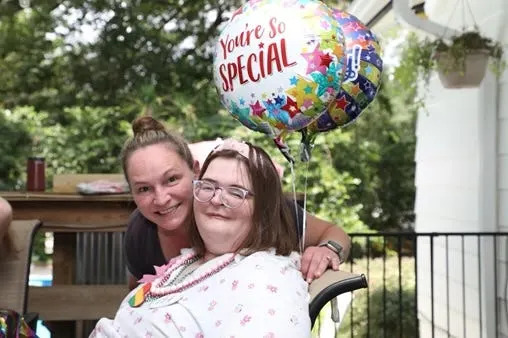 Rebecca Bertoch is advancing in the America’s Favorite Teacher contest, which includes a $25,000 prize and trip to Hawaii.