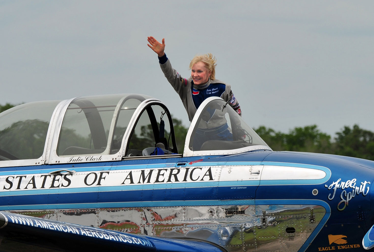 Trailblazing aviator Julie Clark lands in Tampa to inspire the next generation of female pilots