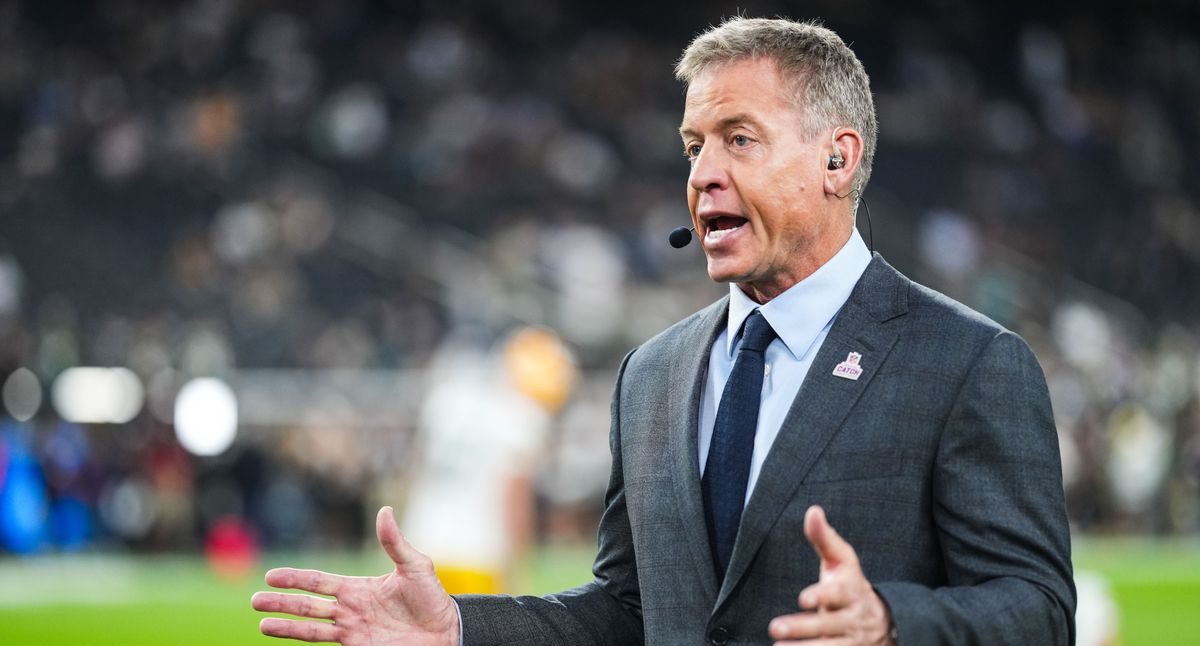 Troy Aikman says he'll continue working with Miami Dolphins in some capacity