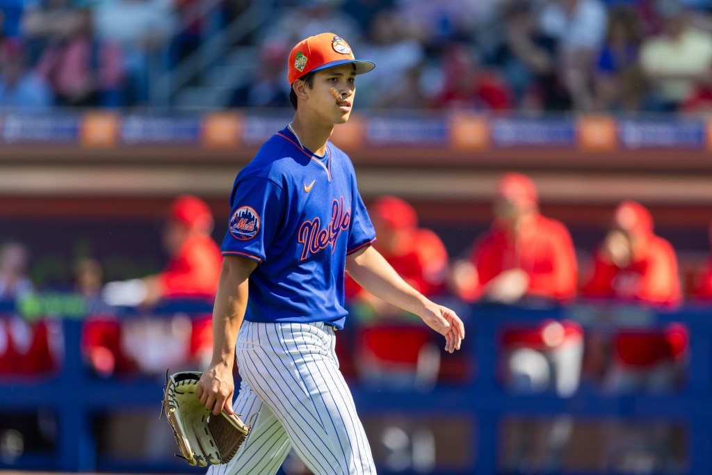 New York Mets Pitcher Jonah Tong (21) is pulled in the third inning against the St. Louis Cardinals during Spring Training at Clover Field, Wednesday, Feb. 25, 2026, in Port St. Lucie