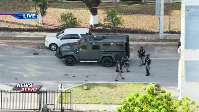 1 dead after shooting near Hialeah apartments; gunman on the loose - WSVN 7News | Miami News, Weather, Sports