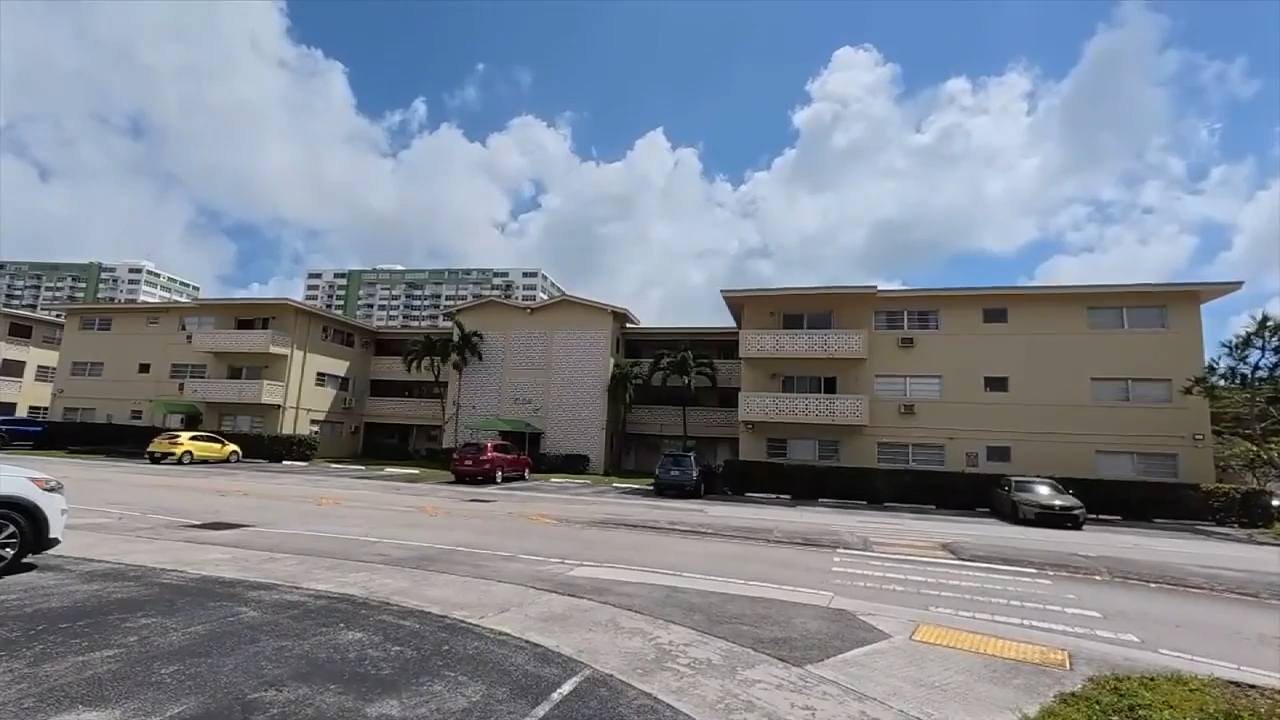 Residents in North Miami apartment building face eviction after units marked as unsafe - WSVN 7News | Miami News, Weather, Sports