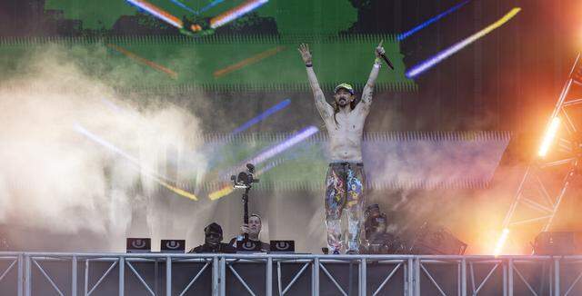 Steve Aoki performs during Ultra Music Festival’s 26th anniversary at Bayfront Park on Saturday, March 28, 2026, in downtown Miami, Fla.