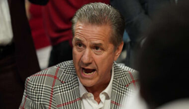 Hogs drop road test at #7 Florida