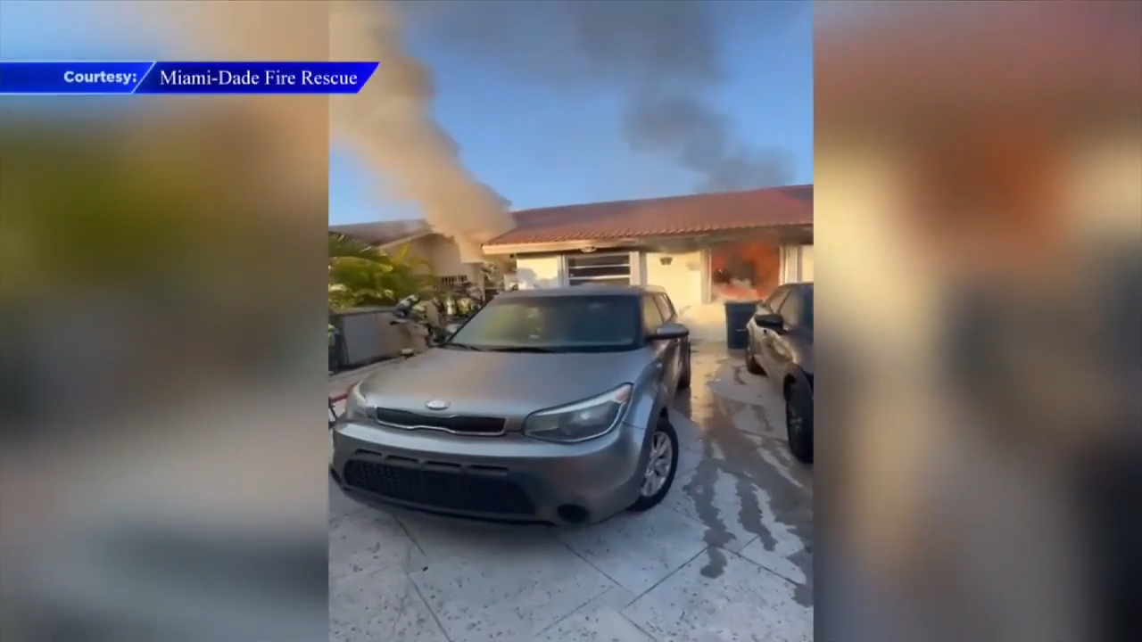 SW Miami-Dade townhouse goes up in flames after reptile light starts blaze - WSVN 7News | Miami News, Weather, Sports