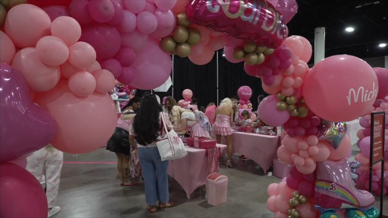 ‘It was just so much emptiness’; Fans attending Barbie Dream Fest speak out after festival disappointment - WSVN 7News | Miami News, Weather, Sports