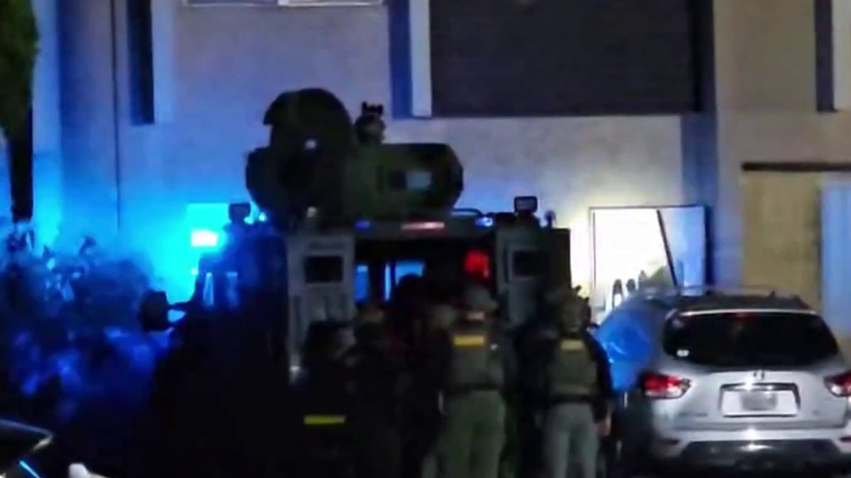 1 detained after SWAT surrounding apartment complex in Lauderhill – NBC 6 South Florida