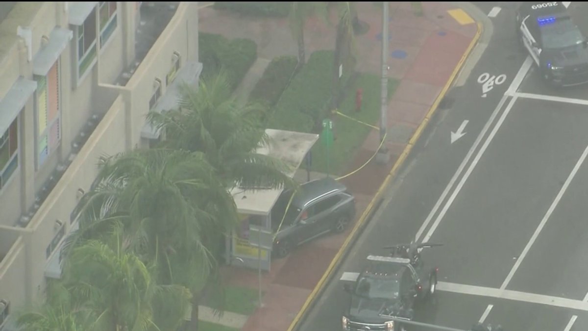 3 hospitalized after car crashes into bus stop in Miami Beach, officials say – NBC 6 South Florida
