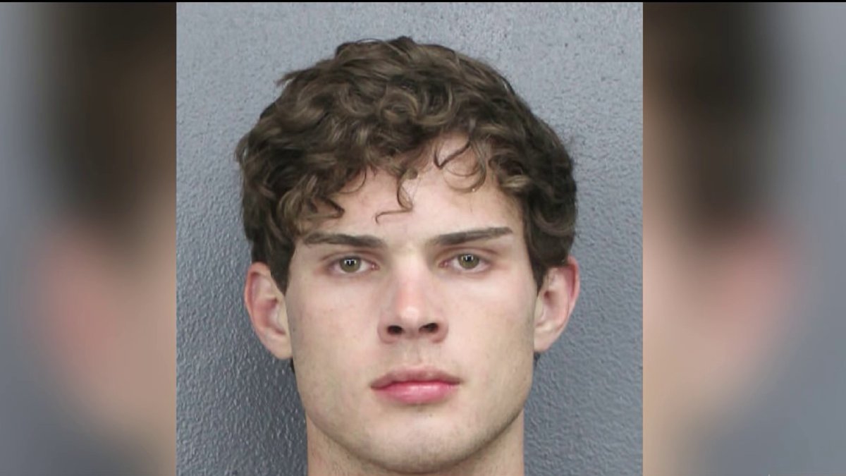 Influencer ‘Clavicular’ arrested on battery warrant in Fort Lauderdale, records show – NBC 6 South Florida