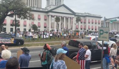 More than 1,000 fill the front steps of Old Florida Capitol for No Kings Rally
