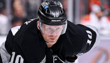 Tampa Bay Lightning acquire forward Corey Perry from Los Angeles Kings for second-round pick