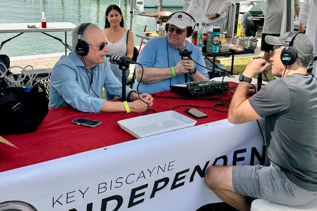 Smoke & politics: newsman Eliott Rodriguez likely running for Congress