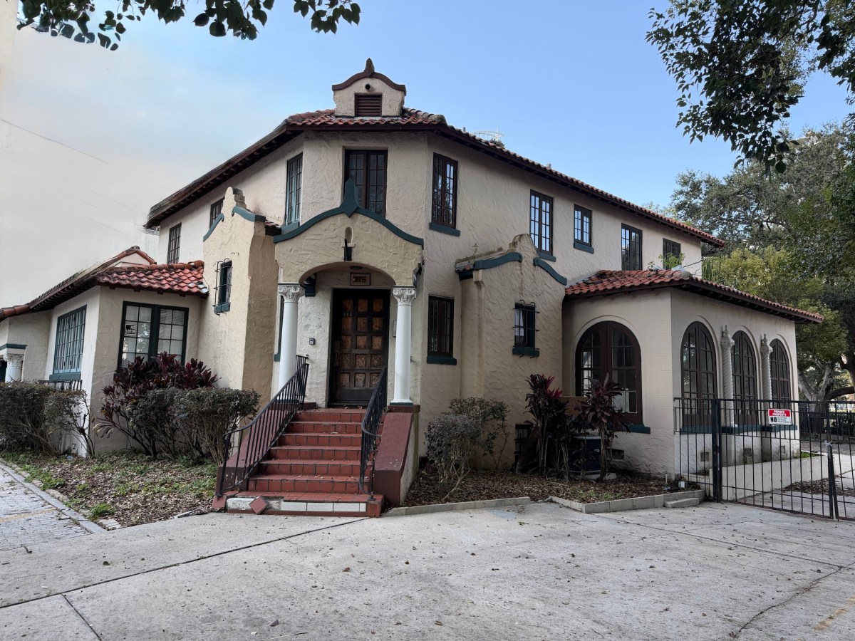 Historic Lubbe House at Lake Eola here to stay, Mayor Dyer says