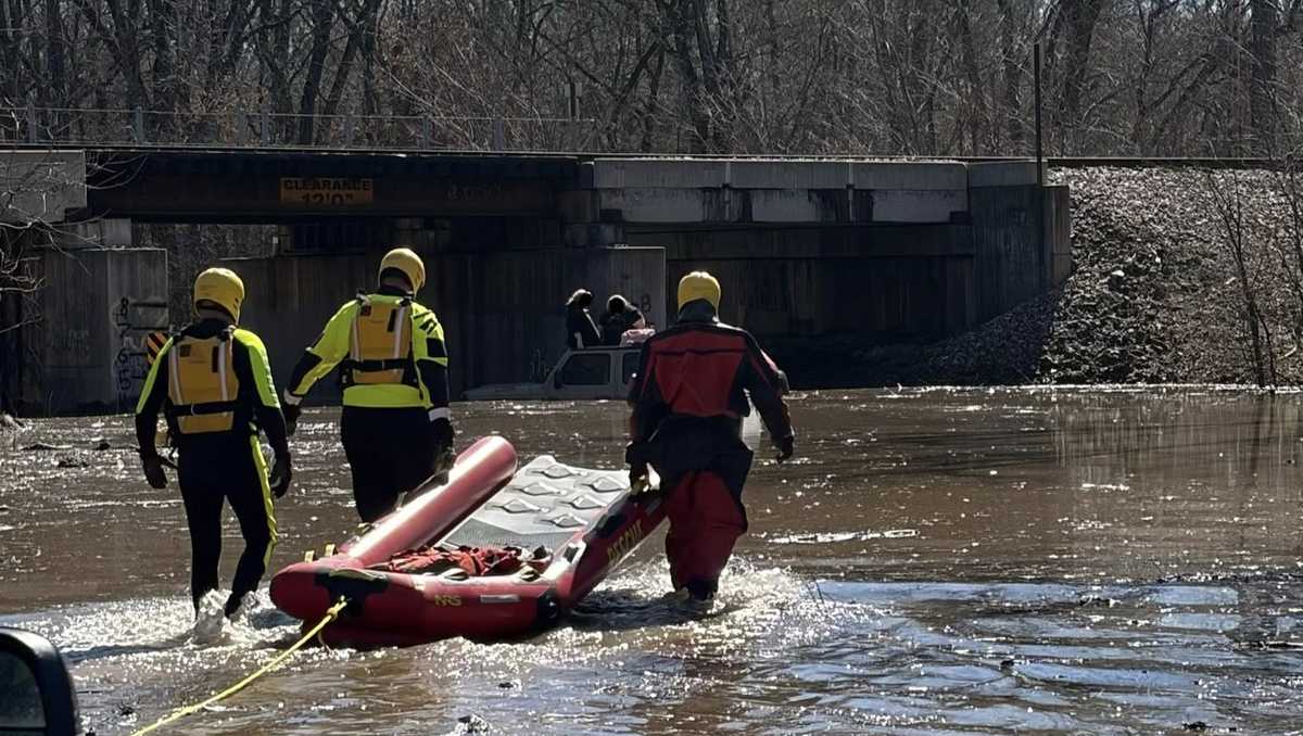 3 rescued after vehicle drives into floodwater in Miami County