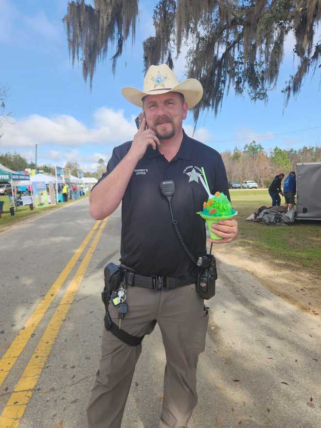 Deputy Steven Bruner of the Calhoun County Sheriff's Office passed away shortly after his shift, during which he helped with evacuations from a wildfire in Florida's panhandle.