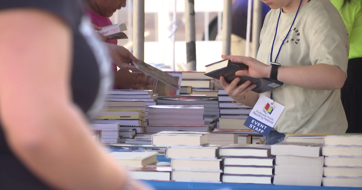 Authors and readers connect at Southwest Florida Reading Festival in Fort Myers | Lee County