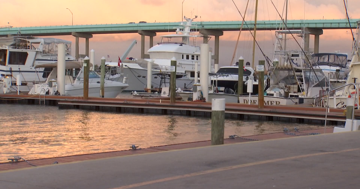 Gas price hike impacts Fort Myers Beach boat tour operators | Lee County