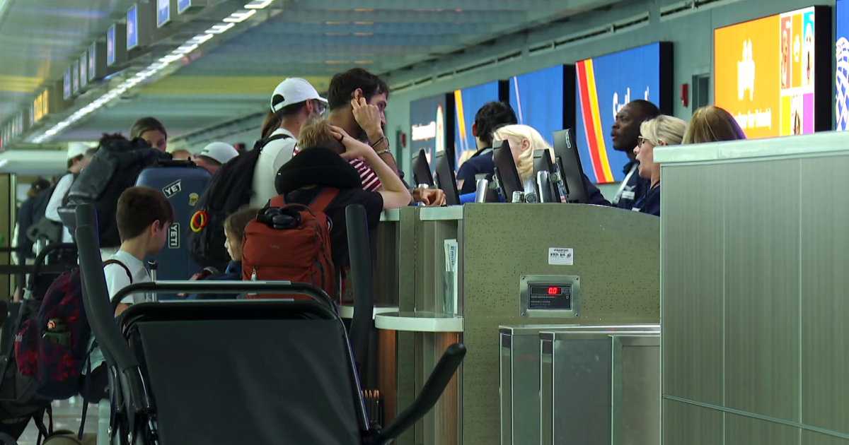 Southwest Florida travelers face delays amid storms and shutdown fears | Lee County