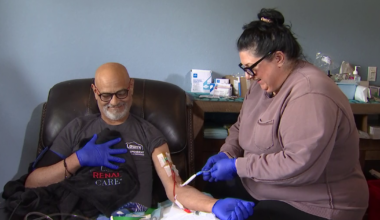 Cape Coral man in kidney failure searches for donor as wife keeps him alive at home | Lee County