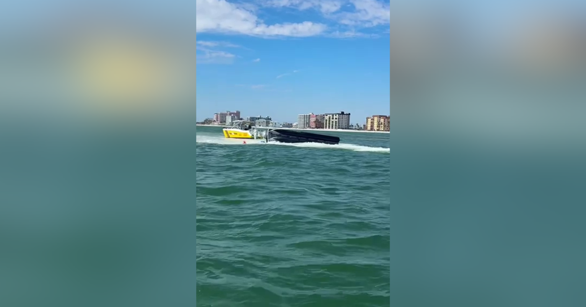 Deputies rescue 11 people from flipped pontoon boat in Fort Myers Beach, 2 injuries reported | Lee County